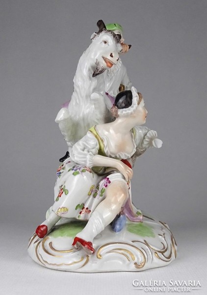 1Q446 XIX. századi kecskés háromalakos porcelán figura talapzaton 15.5 cm