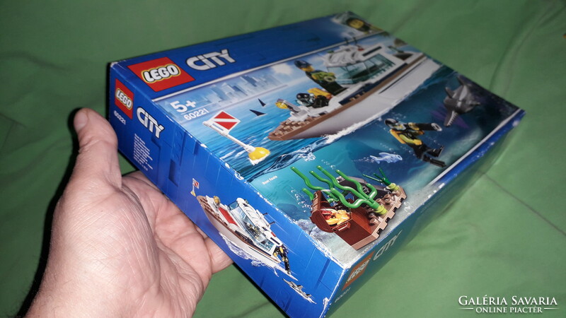 LEGO®  - LEGO City Búvárjacht - 60221 játék építő készlet bontatlan dobozában a képek szerint