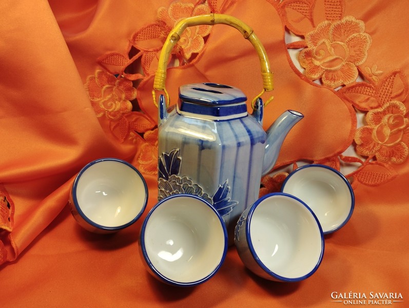 Oriental porcelain, coffee and tea set for 4 people