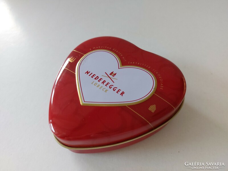 Metal box heart-shaped chocolate box