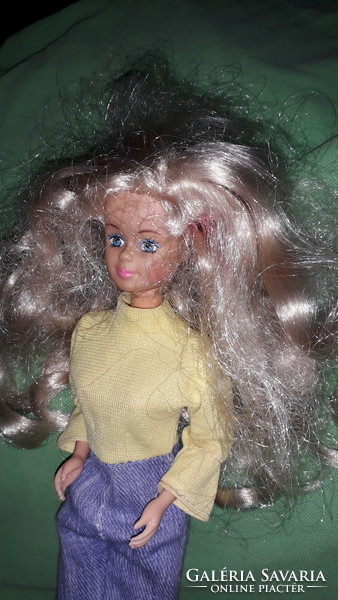 Retro NSZK Barbie jellegű játék baba " PETRA " szép állapot, teljes eredeti ruházat a képek szerint