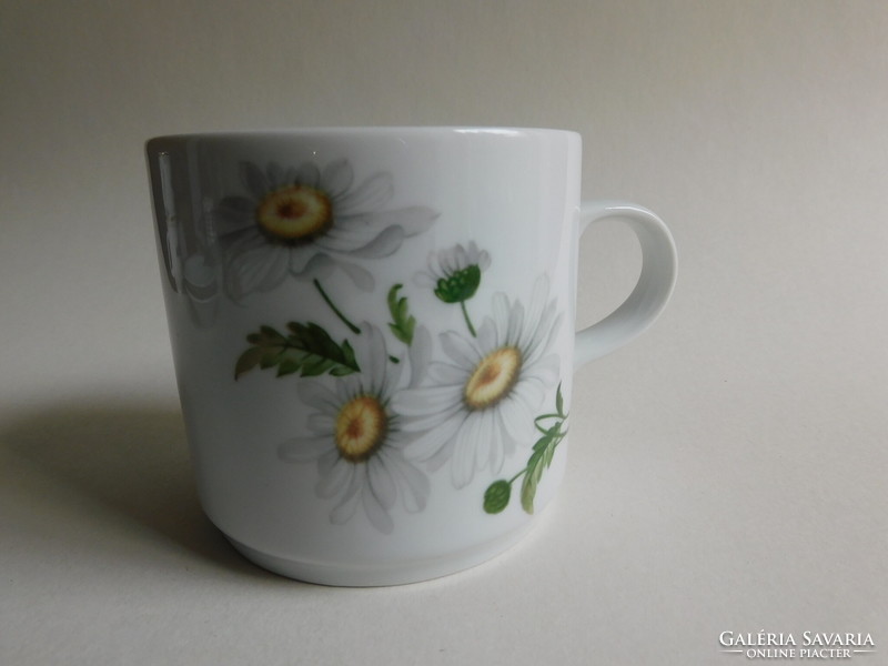 Alföldi mug with daisy pattern