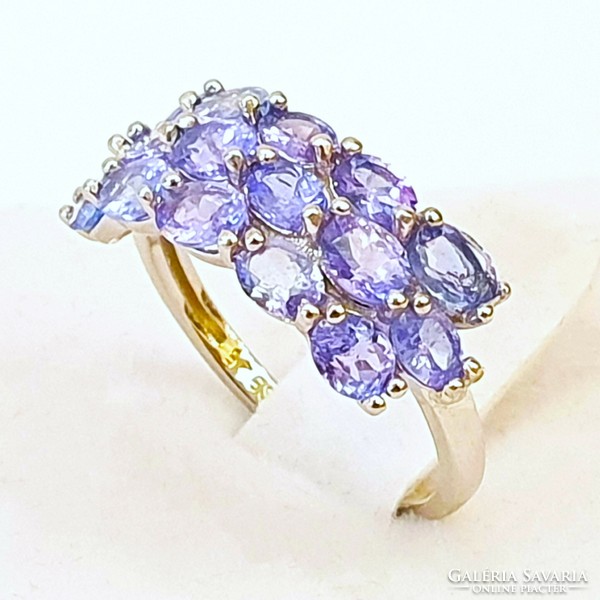 925 Silver ring with genuine tanzanite gemstones