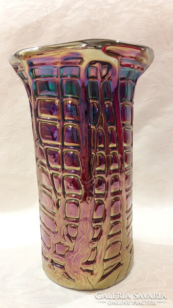 Iridescent beautiful thick glass vase 24 cm, with a defect