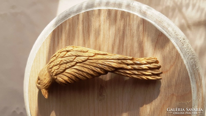 French hair clip with carved bird pattern