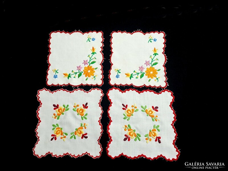 4 tablecloths embroidered with Kalocsa flower pattern 15 x 15 and 17 x 17 cm