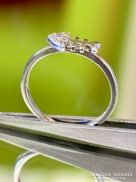 Különleges, csillogó ezüst gyűrű