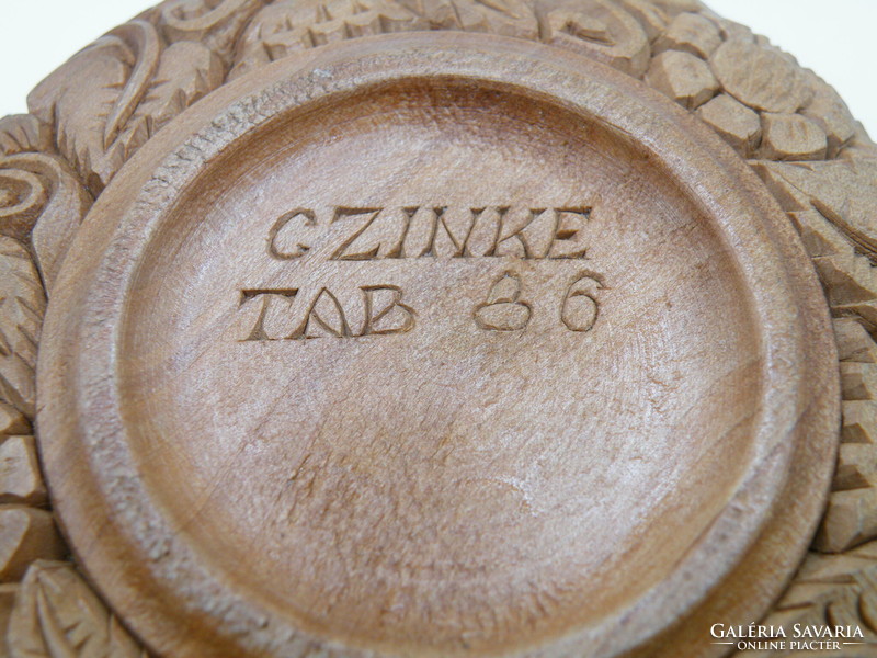 Uk0249 marked zinc hand carved jewelery box