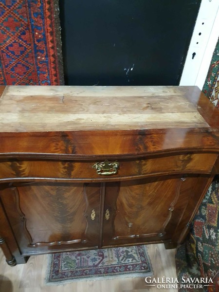 Viennese baroque sideboard in very nice condition. 2 Can be taken in parts. 190cm tall
