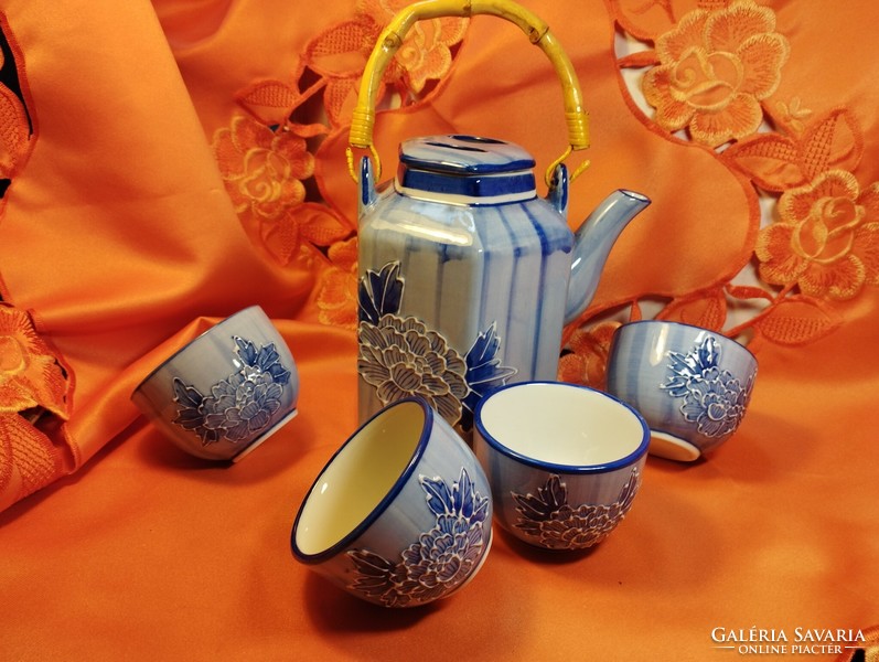 Oriental porcelain, coffee and tea set for 4 people