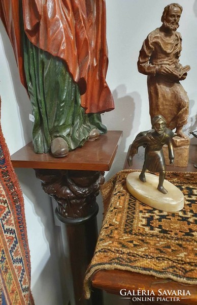 2 pedestals carved from solid wood. Very nice decorative pieces. They are 110 cm high
