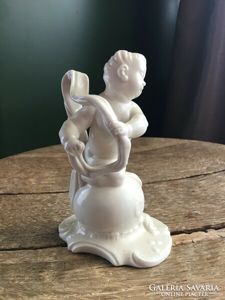 Antik Nymphenburg porcelán puttó figura