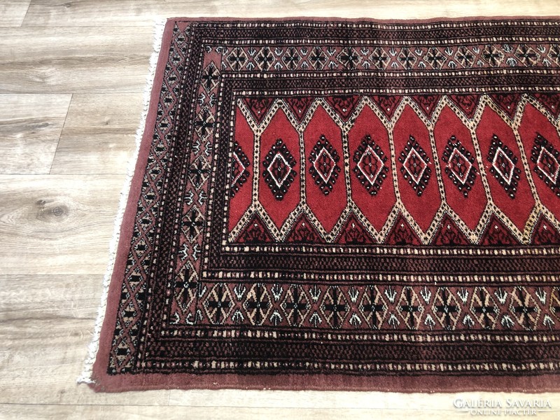 Bokhara - Pakistani hand-knotted wool Persian rug, 80 x 127 cm