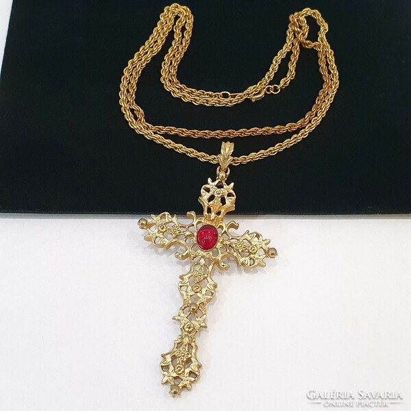 Avon 1974 -limited American edition- cross pendant necklace