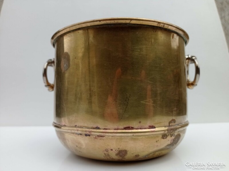 Pot with copper ears