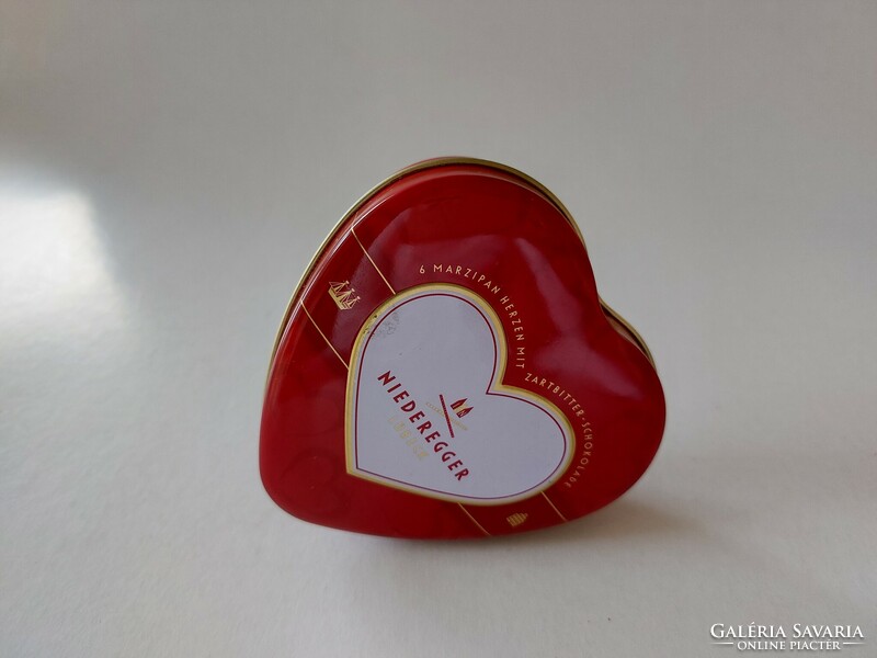 Metal box heart-shaped chocolate box