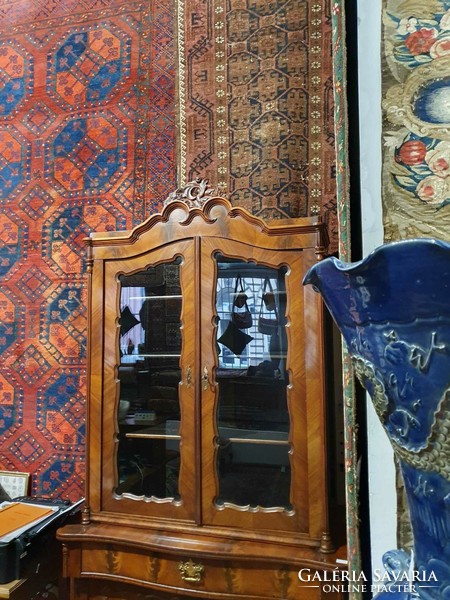 Bécsi barokk tálalószekrény nagyon szép állapotban. 2részre lehet szedni. 190cm magas