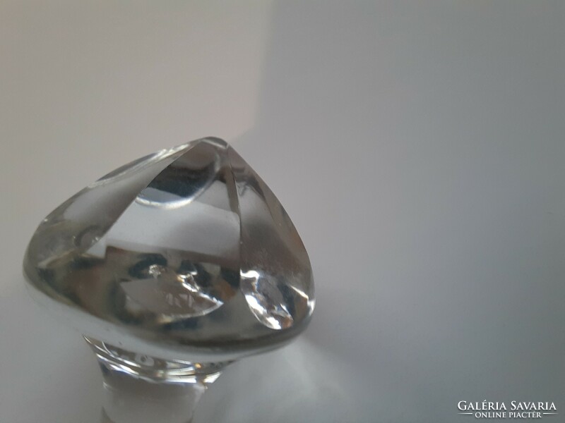 Beautiful polished crystal glass stopper, bottle stopper, 5 cm (there is a small chip at the end)