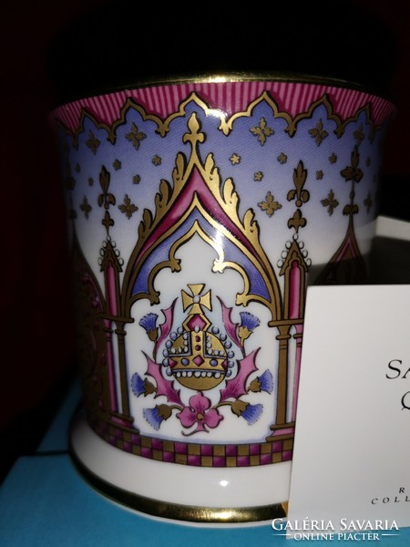 Royal Albert's exclusive cup !!!!!