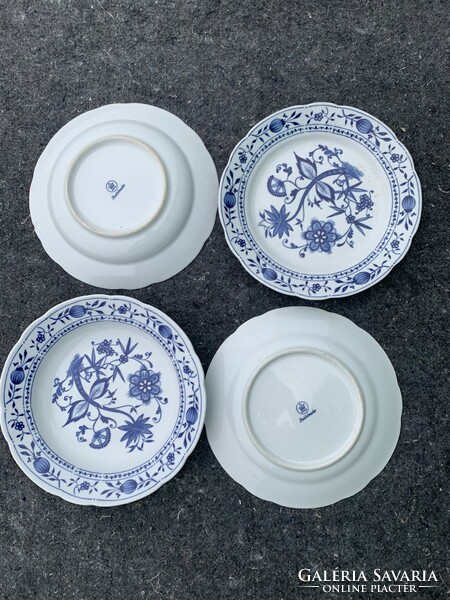 4 Zwiebelmuster soup and flat plates Germany