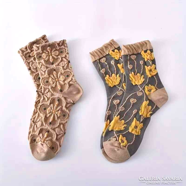 Women's socks with vintage pattern