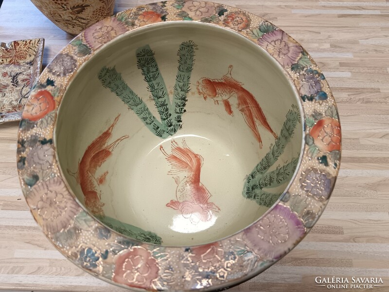 Large hand-painted porcelain inlaid Chinese bowl