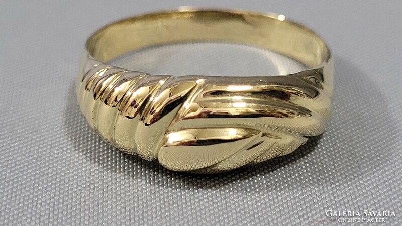 14 K arany női gyűrű 4,17 g