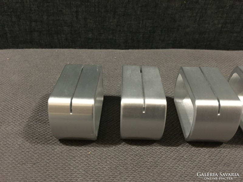 Six designer aluminum napkin rings!! 5X3x2.5cm!!