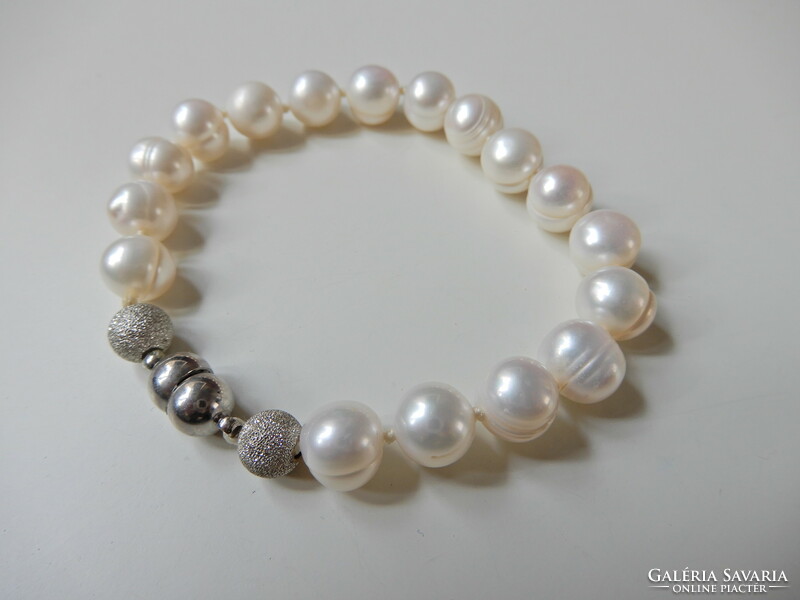 Cultured pearl bracelets