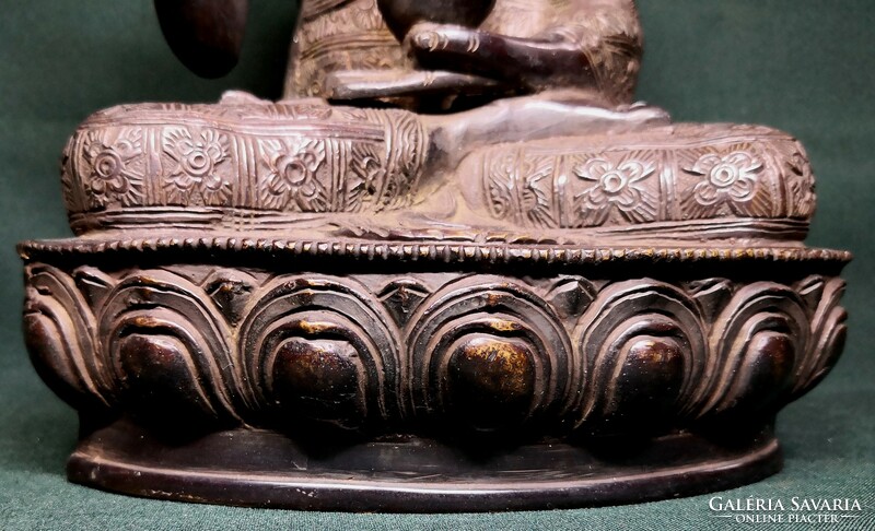 DT/387 – Áldó Buddha (Nepál) bronzszobor