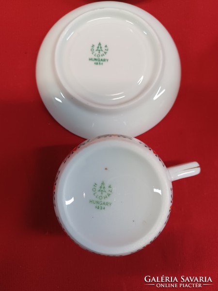 Hollóházi porcelán kávés csészék alátét tányérral