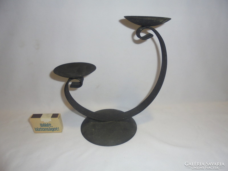 Retro two-pronged metal candle holder