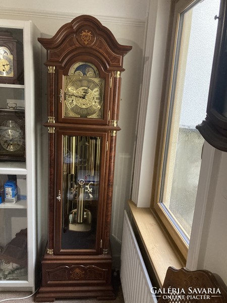 A rare hermle 3-tone standing clock plays its tunes on 9 sound pipes