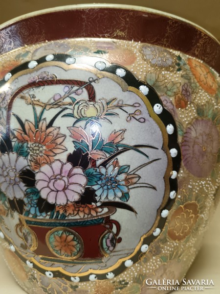 Large hand-painted porcelain inlaid Chinese bowl
