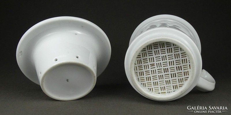 1Q521 antique two-piece thick-walled porcelain filter tea strainer
