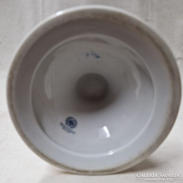 The patterned porcelain vase by Erika Hollóháza is in perfect condition, 21 cm.