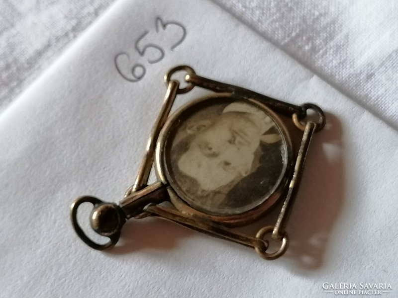 Antique photo pendant from the early 1920s 653.