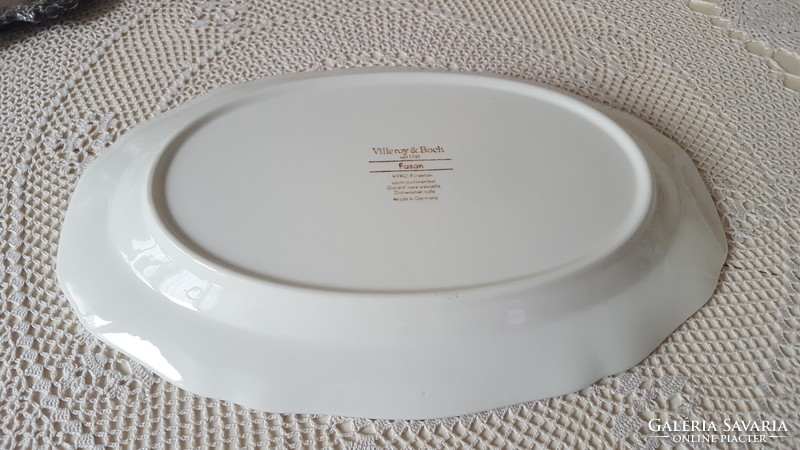 Villeroy & Boch "Fasan" porcelán zöld dekoros ovális kínálótál 32cm.