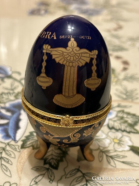 Jewelery holder cobalt blue porcelain egg.