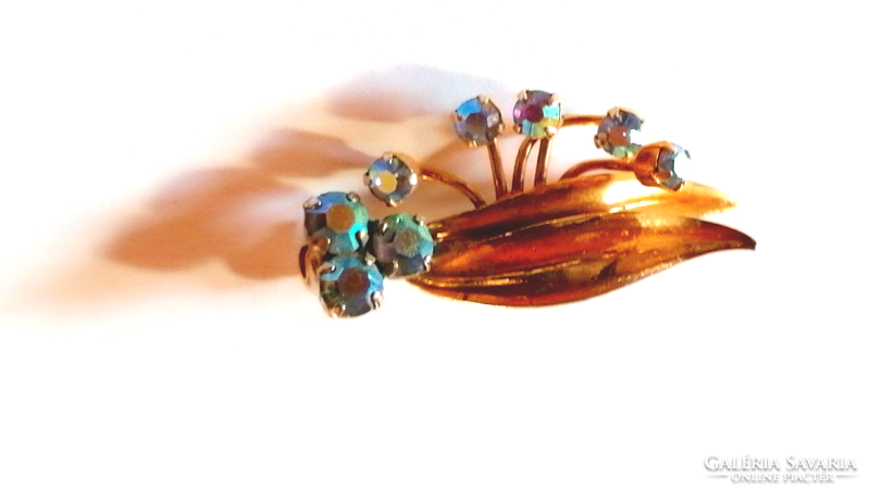 Vintage, fire-gilded, aurora boreal stone brooch 631.
