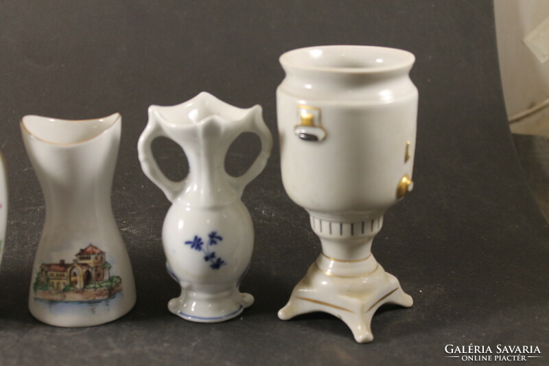 Porcelain vases 889