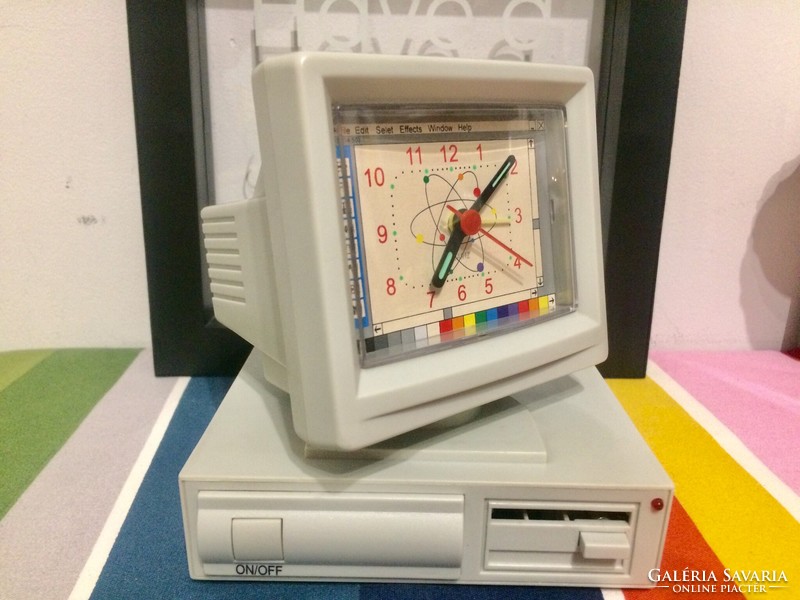 Retro table clock