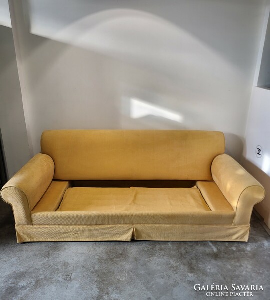 Nagyméretű, ágyazható kanapé KA International