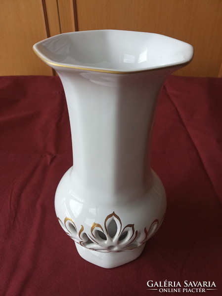 Openwork, gilded porcelain vase in the minimalist style of Herend