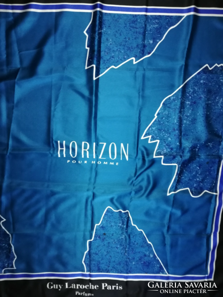 Guy Laroche Paris Horizon feliratos selyem kendő