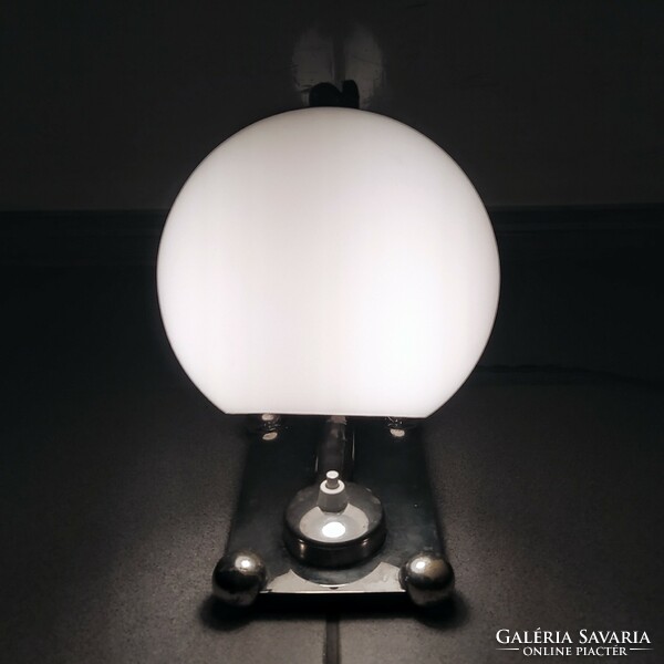 Art deco - Bauhaus különleges formájú nikkelezett asztali-/ fali lámpa felújítva - tejüveg ernyő