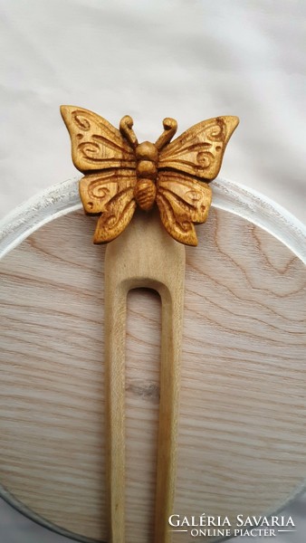 Butterfly pattern hairpin, hair ornament carved from strawberry and maple wood