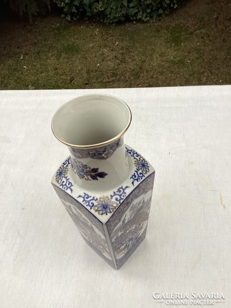 Páva mintás keleti porcelán váza 26 cm.