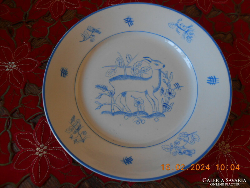 A venison plate designed by Sincó Zsolnay. Rare! I