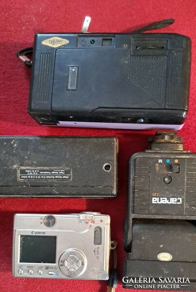 4 retro cameras. Flash in one.